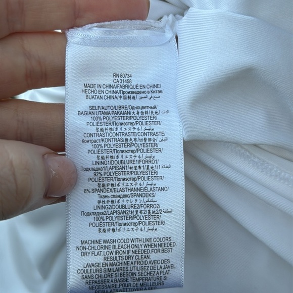 BCBG Maxazria white ‘Hasani’ embroidered gown, size 6 - Picture 11 of 12